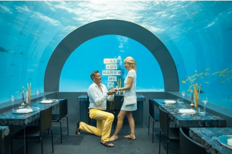 Underwater proposal at you & me by cocoon Maldives