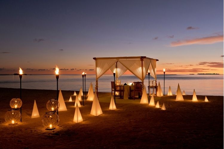 Romantic dining in the Maldives