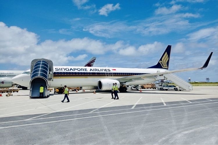 Singapore Airlines flight in Maldives