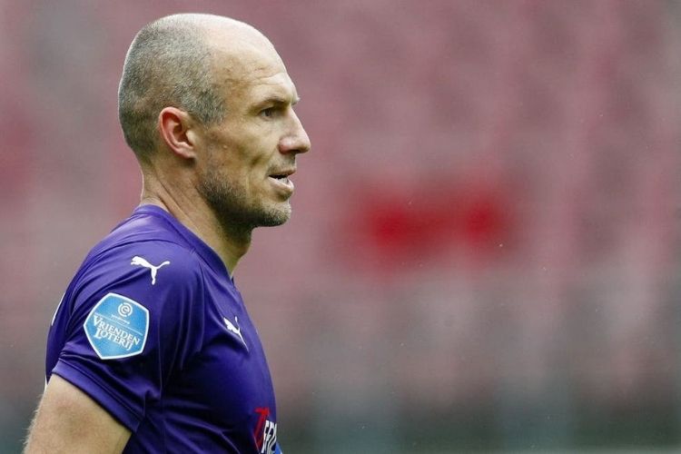 Former Chelsea, Real Madrid and Bayern Munich winger, Arjen Robben, will be leading a special football camp for kids at the five-star Maldives resort.