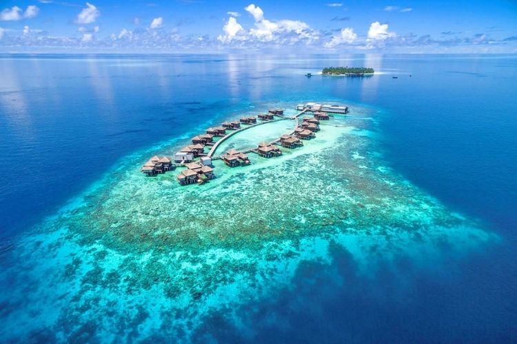 Raffles Maldives Meradhoo's Guide to Honeymoon Resorts in the Maldives