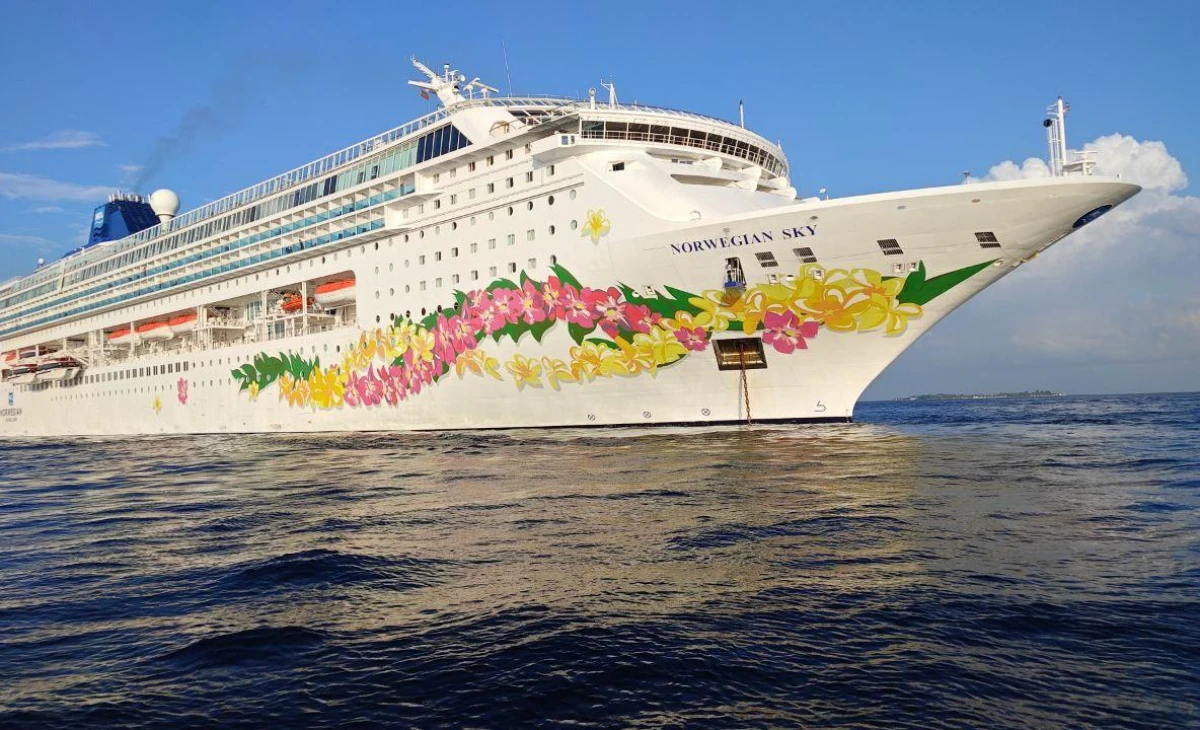 Maldives cruise ship arrival