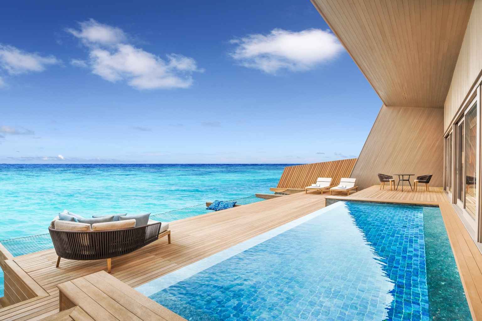 The St. Regis Maldives Vommuli Wins BEST OF LUXURY 2025 Award