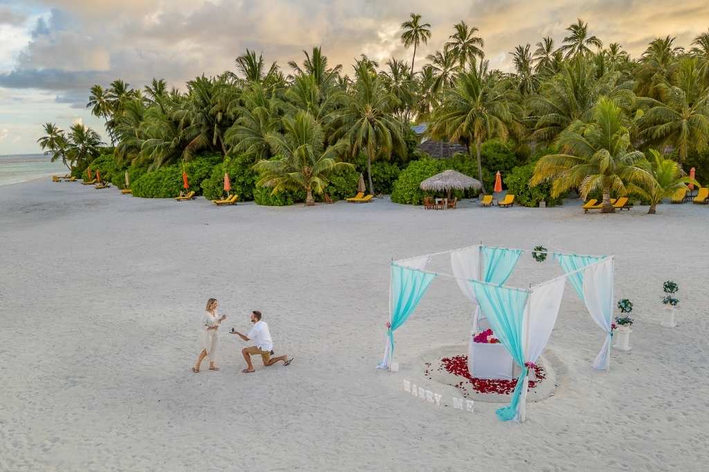 Angsana Velavaru Launches Personalized Proposal Packages for Couples