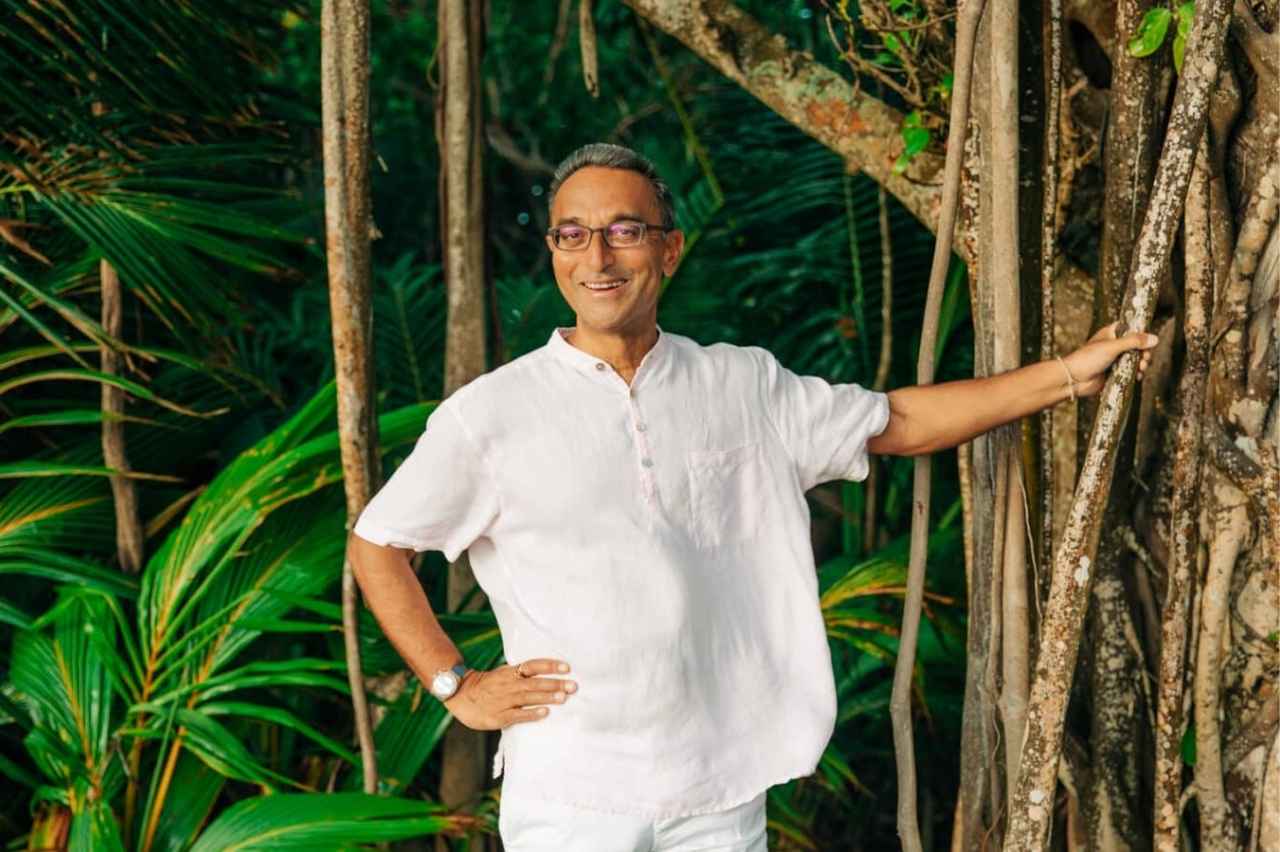 Sonu Shivdasani pioneers sustainable luxury resorts, wellness, and innovation across Maldives, Soneva, Six Senses, and global hospitality.